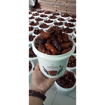 

COD, KURMA AL KASEEM MANIS LEGITT ORIGINAL TERBARU 520 GRAM