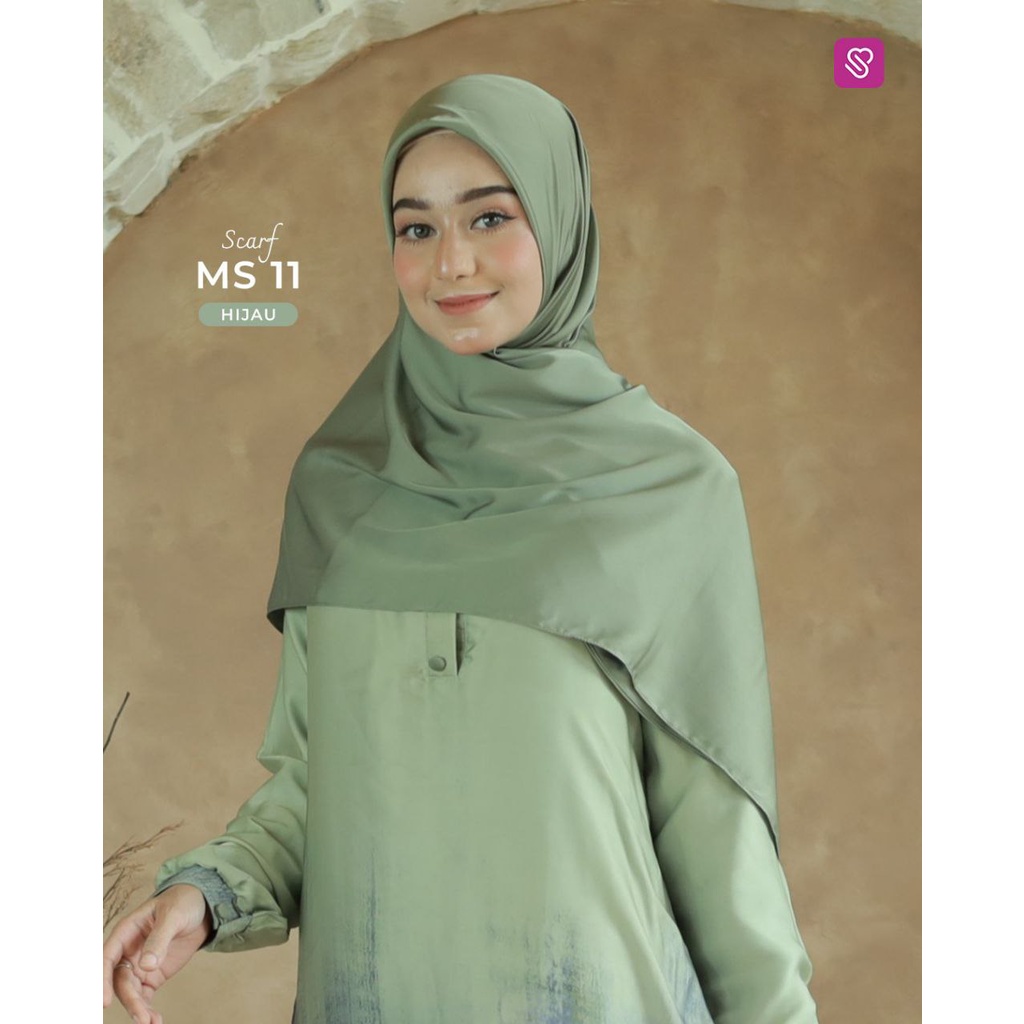 Jilbab Segi Empat Satin Silk Jumbo Premium Jahitan Pinggir Hijab Segiempat size 135x 135 cm Halus Gl