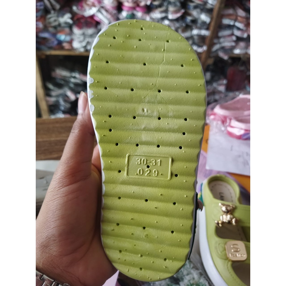 Sandal selop anak perempuan variasi golden bear lucu 029 (24-35) sandal anak terlaris