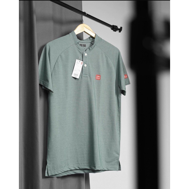 Uniqlo Sanghai / Kaos Henley Pria