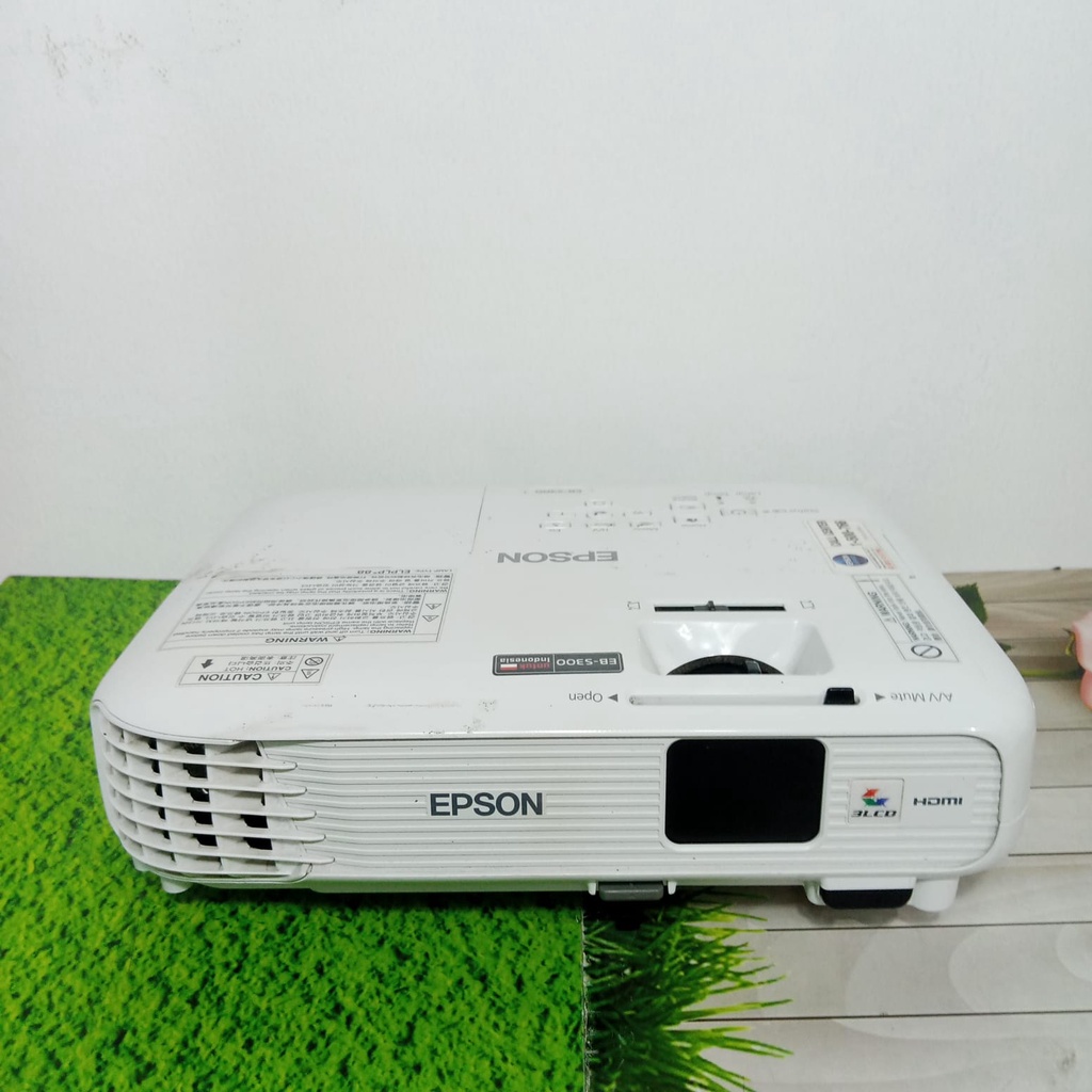 Proyektor Murah Epson Eb-S300 3000 Ansi Lumen/HDMI/SVGA/3LCD Like New