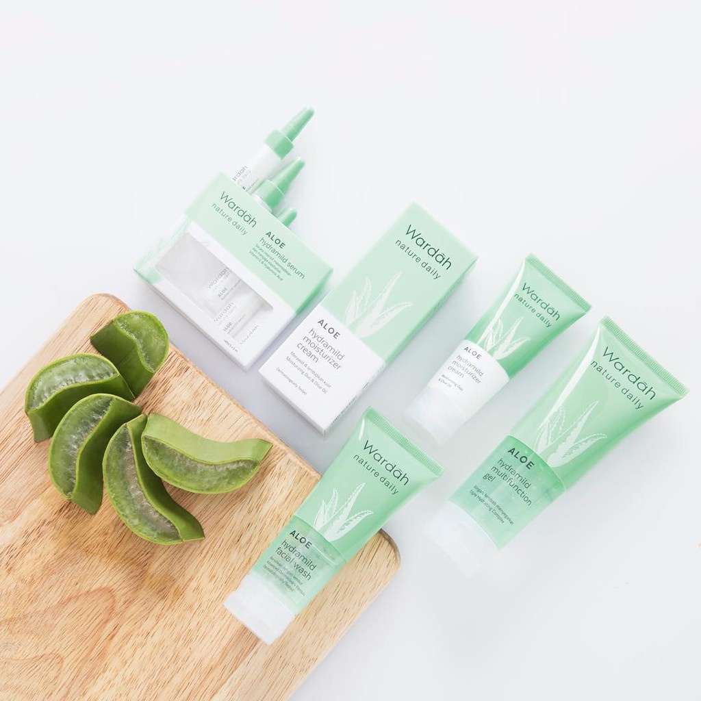Wardah Nature Daily Aloe Hydramild Facial Wash - Gel pembersih wajah - Dilengkapi Natural Aloe Vera 