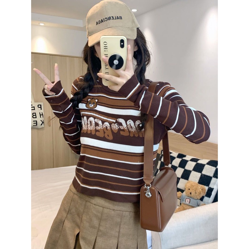 Red Kumikumi design sense bear bordir penurun usia sweater wanita musim gugur tipis pendek leher bulat lengan panjang top