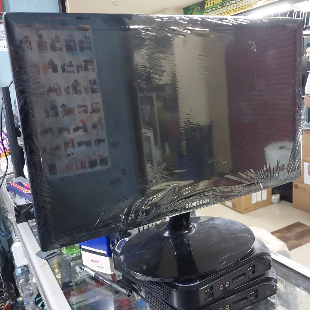 monitor led lcd 19inch samsung LS19D300 PORT HDMI + VGA