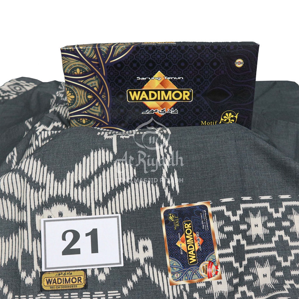 Sarung Wadimor Motif Bali 555 Polos Warna Polos Hitam