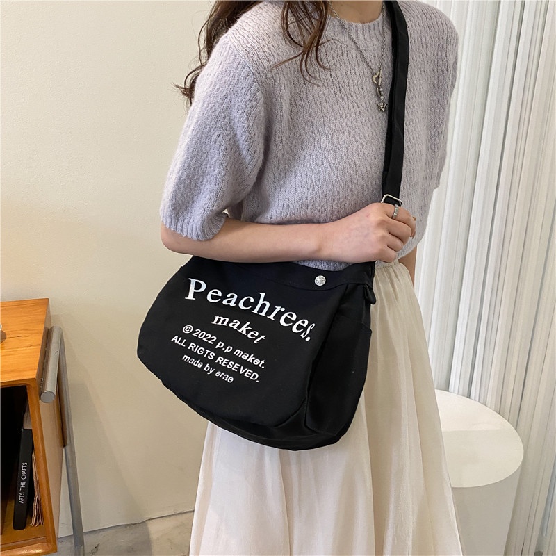 BLOSSOM Peach Shoulder Sling Bag Tas Selempang Bahu Button Canvas Lucu Vintage Aesthetic Urban Fashion Kuliah Sekolah Pria Wanita Remaja Gaya Korean Style Chikoisme