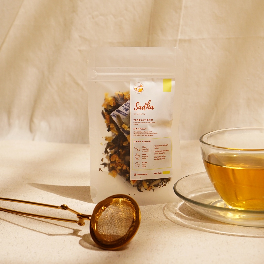 

Sadha / Artisan Tea Blend / Premium Tea / Greentea Pandan Nanas / Teh Premium / Loose Leaf Tea / Ranum Tea - 10gr
