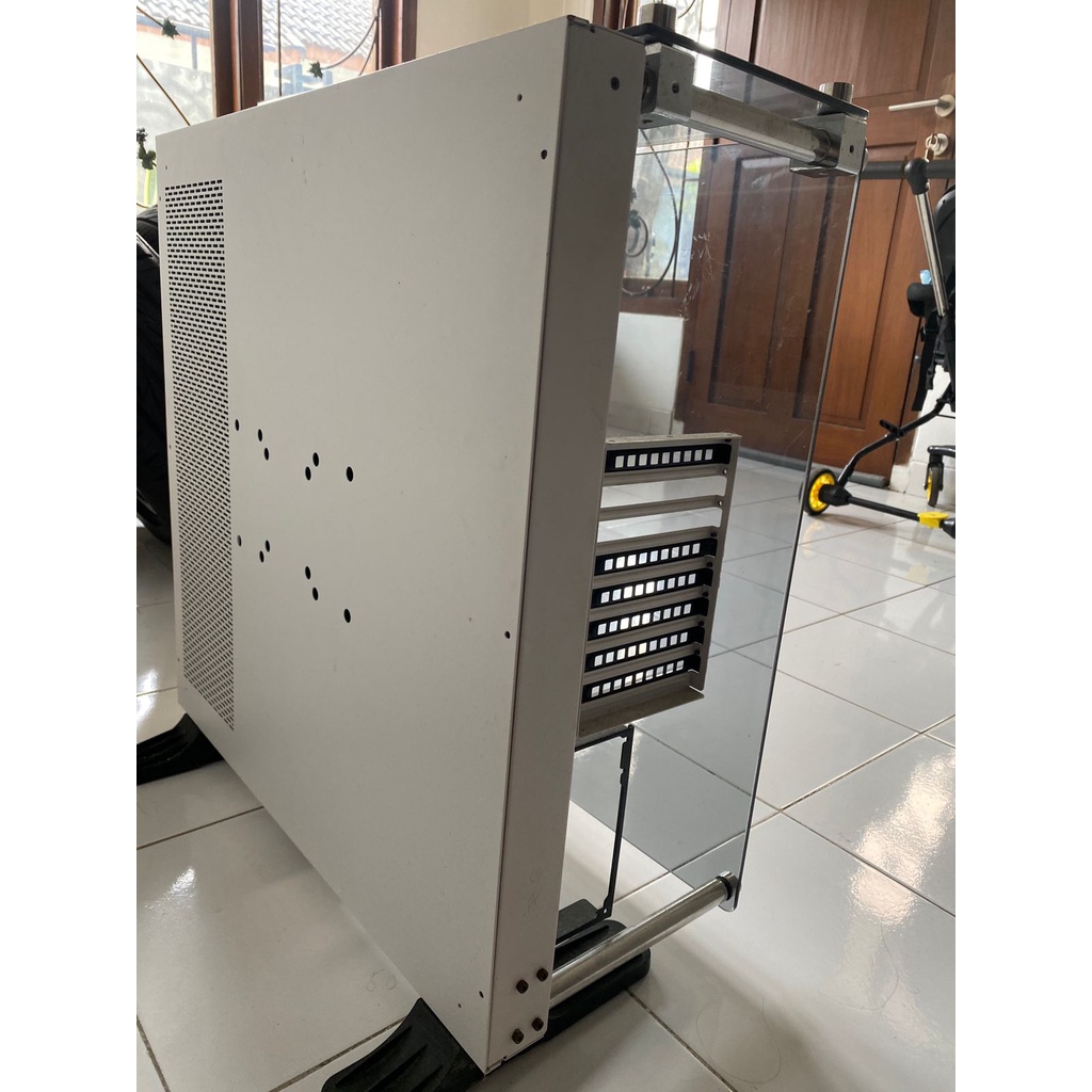 case pc thermaltake core p5 snow edition wall mounted discontinue