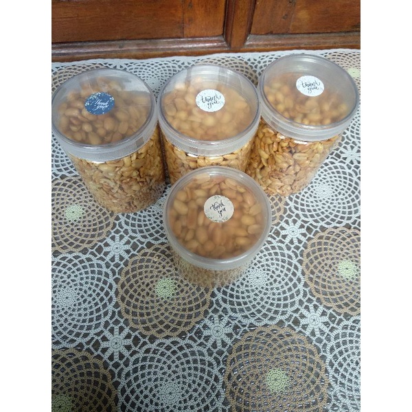 

Kacang Goreng Bawang toples 300gr, 500gr