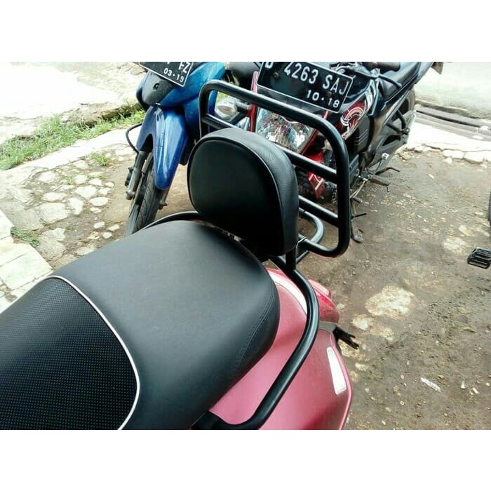 BECKRACK DILENGKAPI JOK ASESORIS VESPA GTS