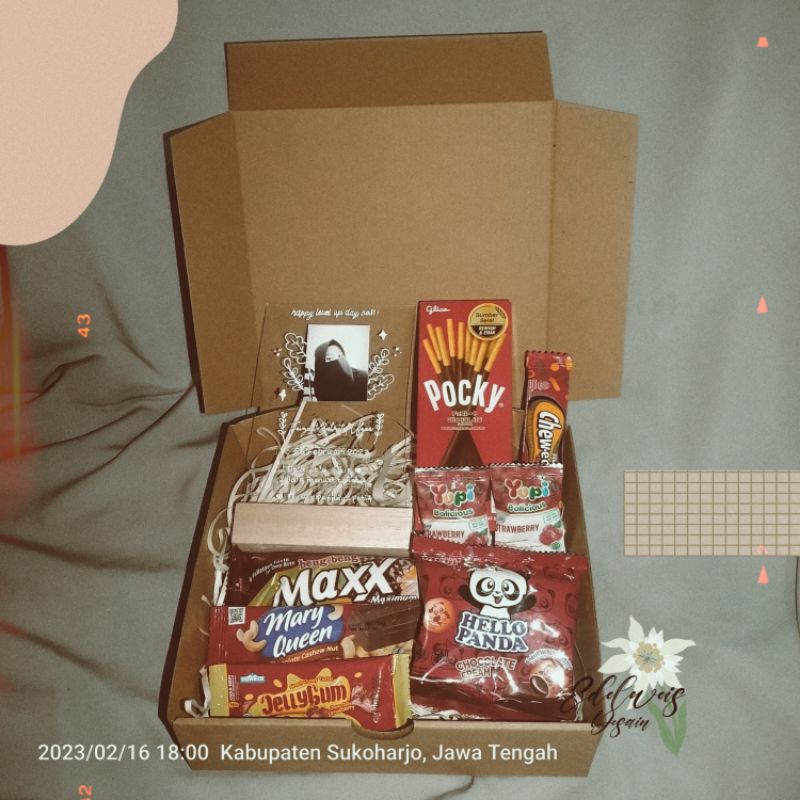 

Hampers Jajan+Akrilik Murah Meriah