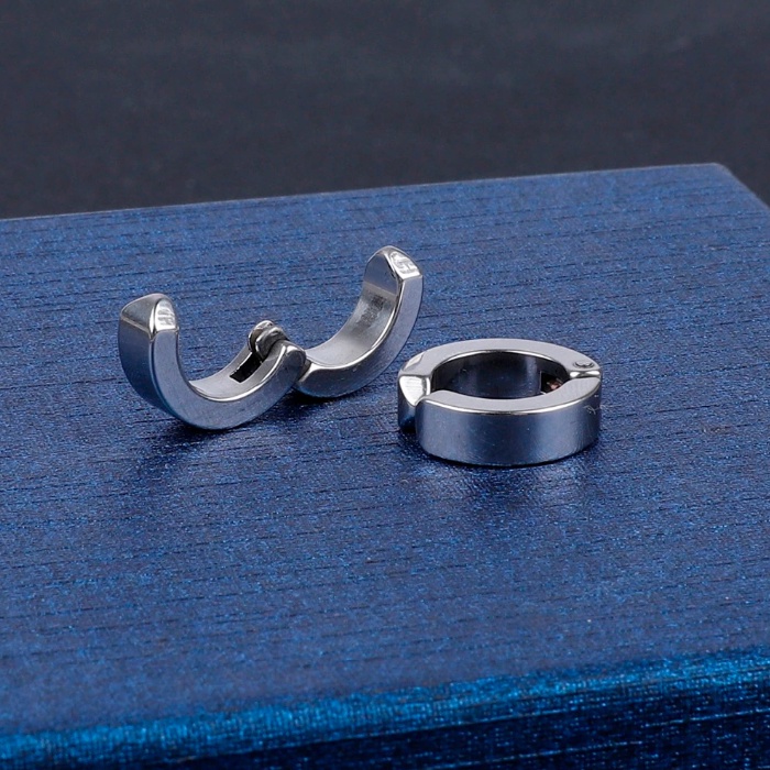 Anting Jepit Pria Wanita Korea Sepasang Warna Hitam Anting Gaya Tanpa Tindik
