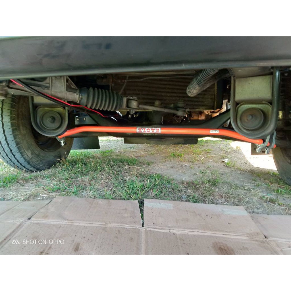 Stabilizer besi belakang mobil Ferrari variasi