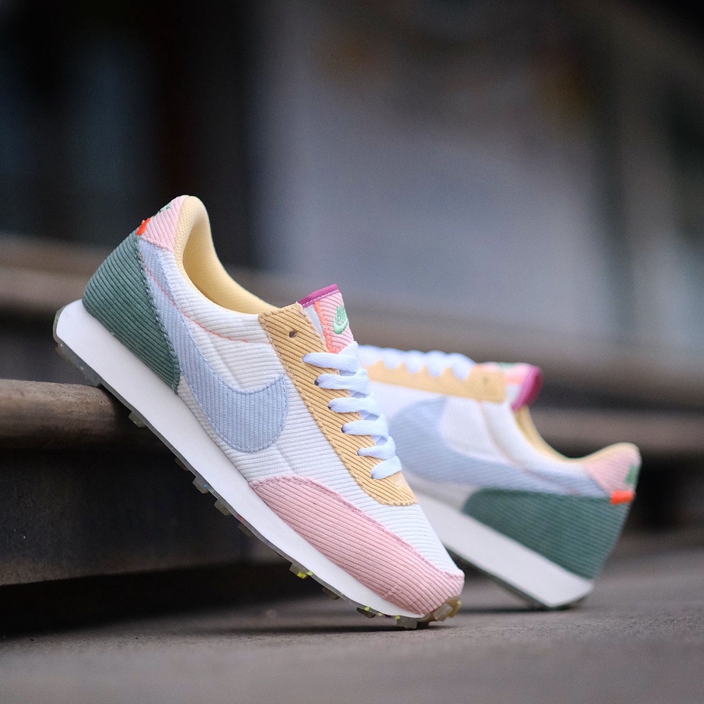 NIKE DAYBREAK RETRO CORDUROY