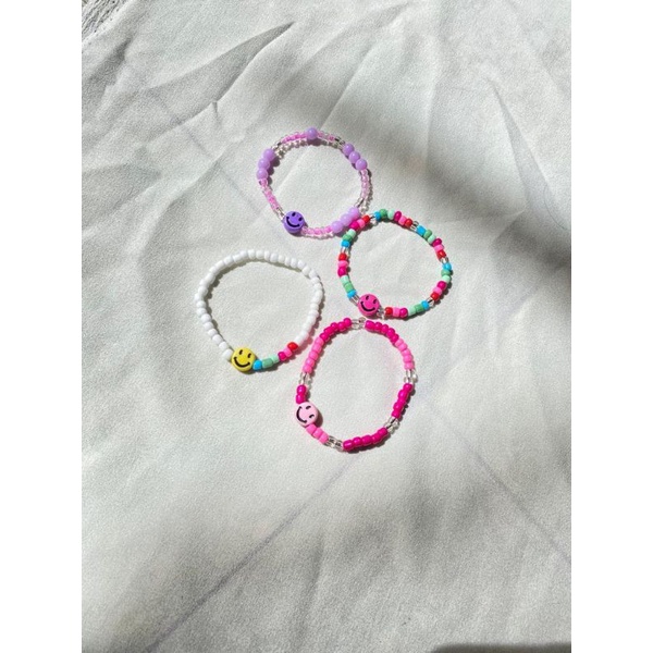 Manikku - Gelang manik smile, gelang manik elastis