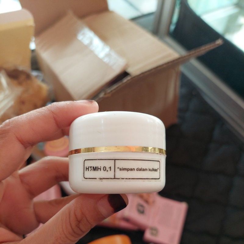 CREAM FELIK HITAM HTMH01