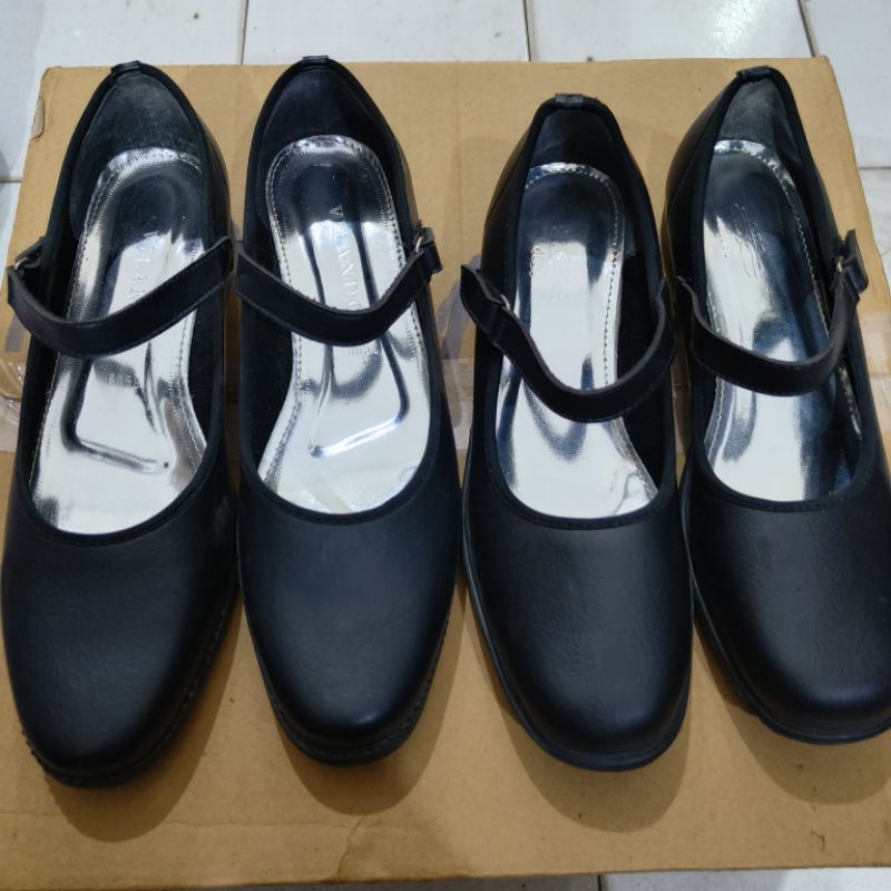 SEPATU PANTOFEL HITAM BERTALI. SEPATU PANTOFEL WANITA BER HAK 2 DAN 3 CM