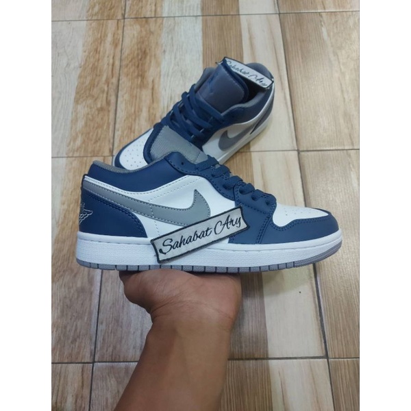 Sepatu AJ 1 Low True Blue