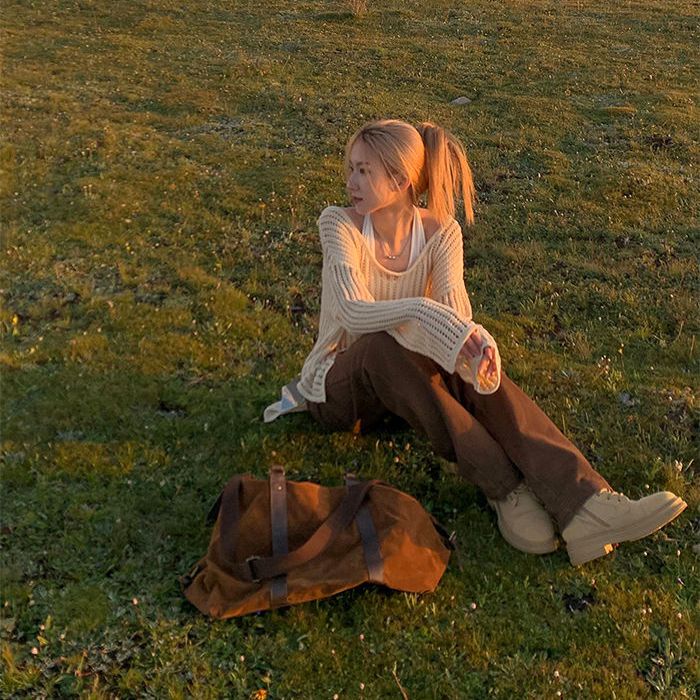 Red Gaya malas Jepang ceruk retro kasual high-end soft waxy hollow lengan panjang rajutan sweater + halter neck vest top