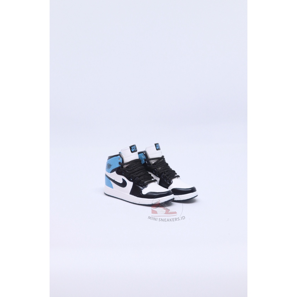 SNEAKER KEYCHAIN 3D AJ1 OBSIDIAN. GANTUNGAN. MINIATUR.