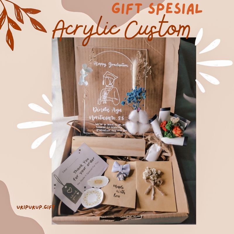Kado Wisuda Kado nikah Acrylic Custom Ilustrasi Gift Plakat Wisuda