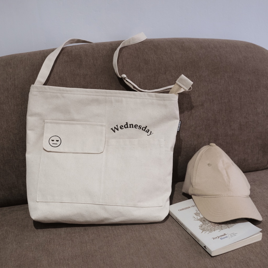 (FREE POUCH) Slingbag DAISY DAY with Emoji