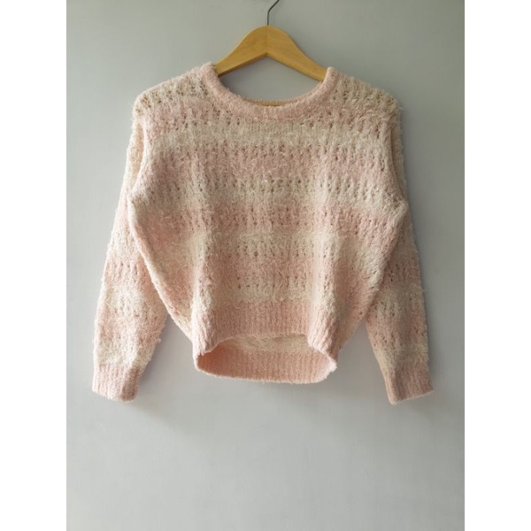 Preloved rajut premium Top Atasan Sweater fuzzy salur pastel merk Ingni