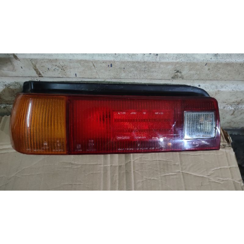 stoplamp lampu belakang daihatsu charade cx winner original