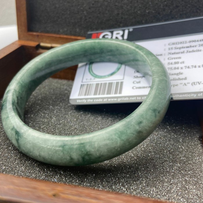 gelang wanita giok asli