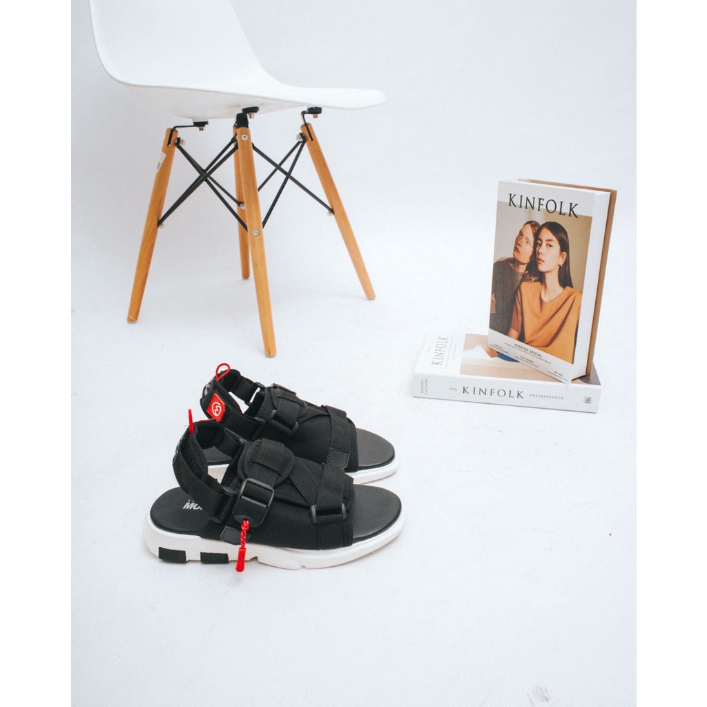 EZIO BLACK |ManNeedMe X Monday | Sandal Gunung UNISEX Casual Outdoor Traveler Pria Wanita ORIGINAL