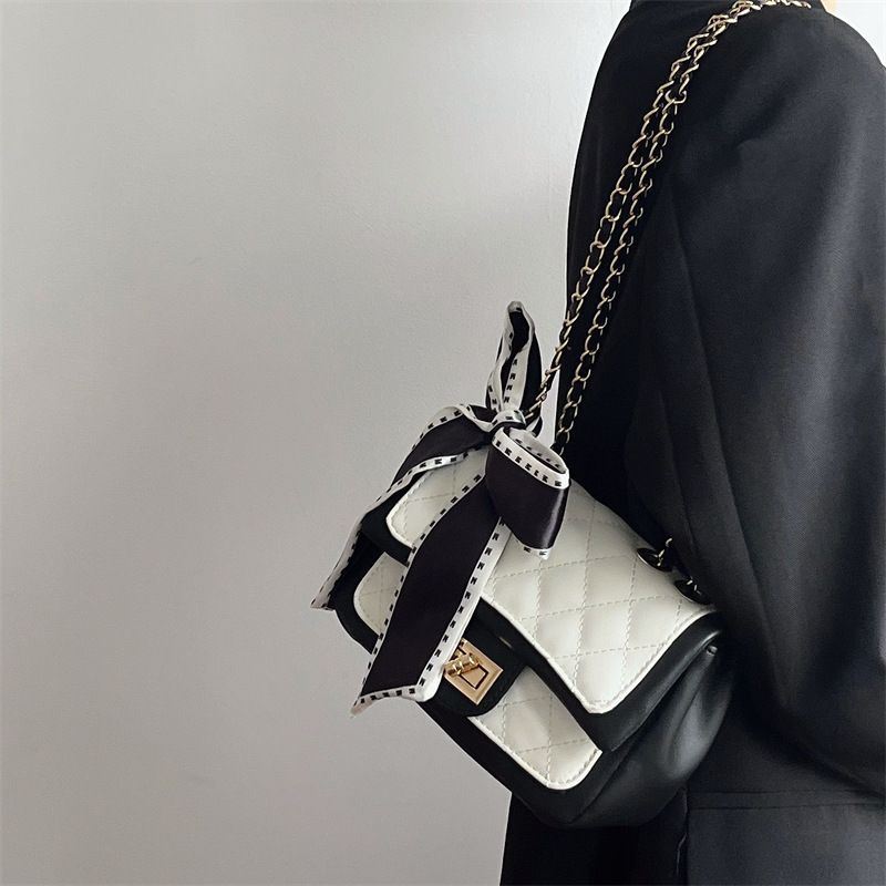 Tas Selempang Kulit Wanita Dompet Hp Cewek Rantai Bag FT67 20 x 6 x 11 cm