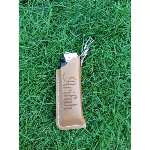 Gantungan kunci / Tempat korek api custom nama mesin grafir laser.