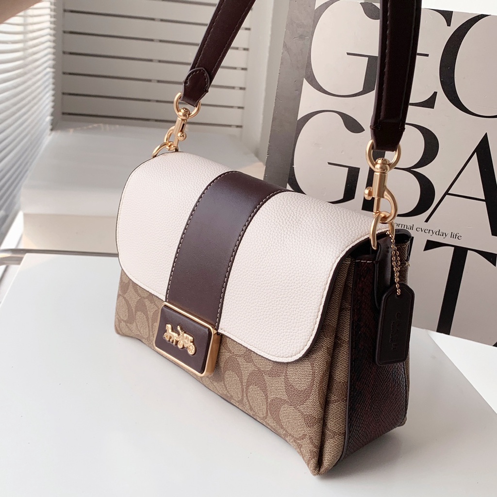 Coach original 066   lady Grace 26 large clamshell carriage logo messenger bag shoulder bag armpit bag   djb