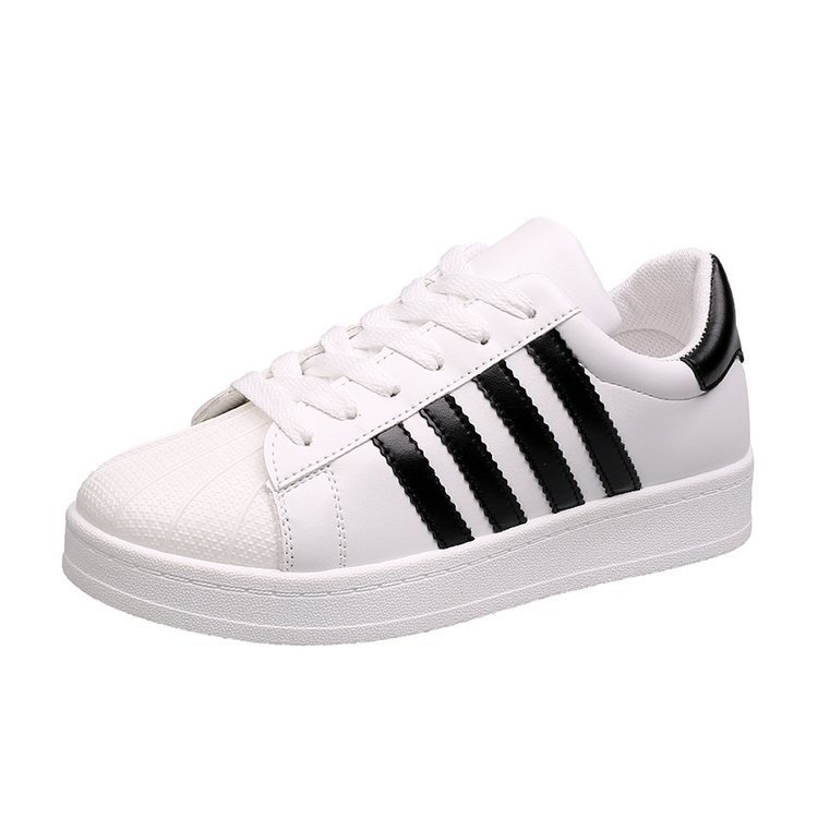 Sepatu Sneakers Wanita Sepatu Putih Tali Sepatu Kets WK106