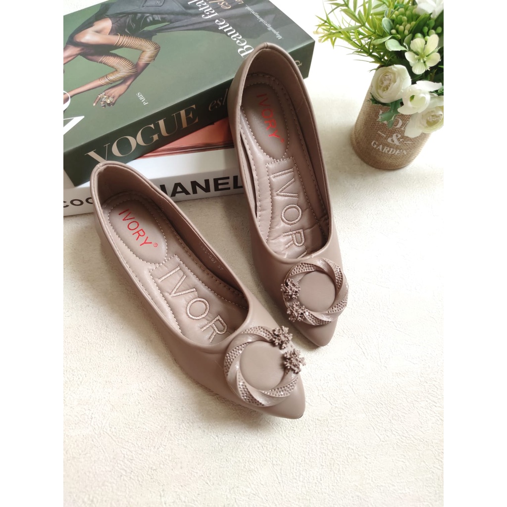 IVORY Sepatu Flat Wanita Fashion T383-567