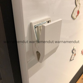

Klip dengan magnet fungsional warna putih WMO IK9379