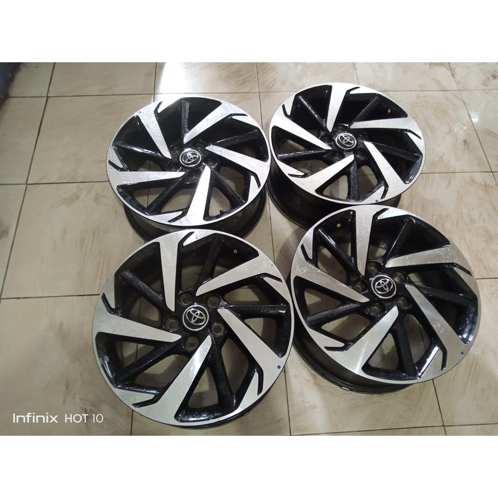 VELG BEKAS ORIGINAL OEM TOYOTA RUSH RING 17 BLACK POLISH