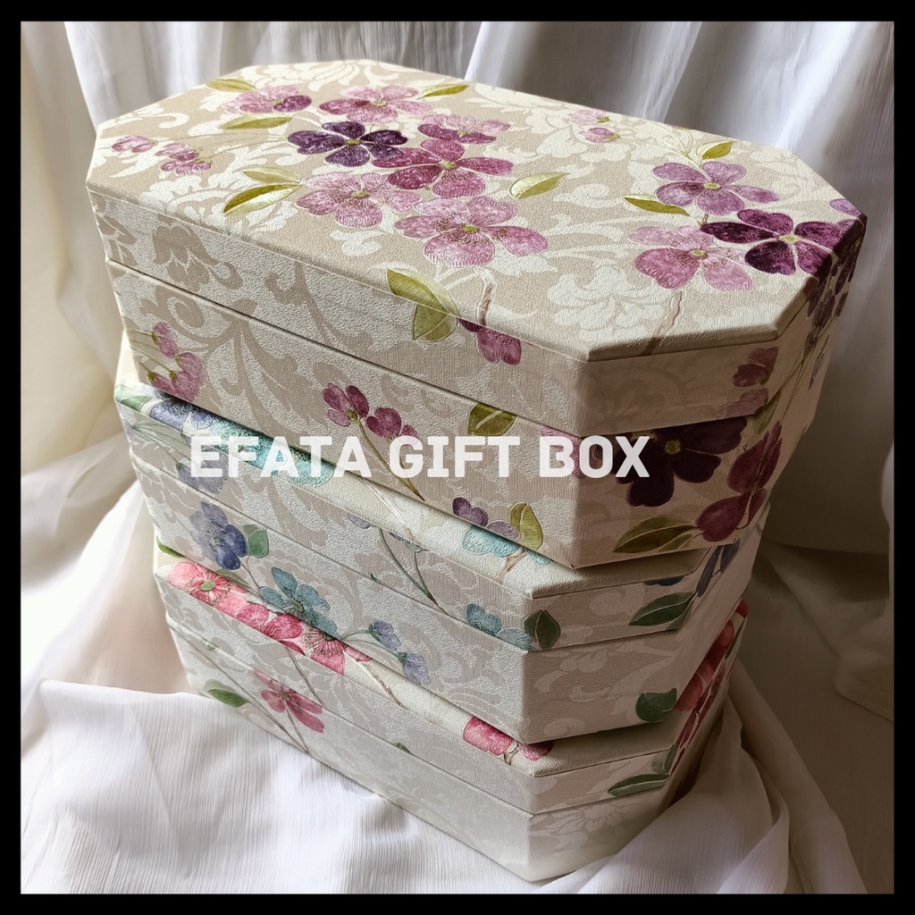 

DEFECT REJECT HARDBOX Bridesmaid Box Engagement Box Kotak Lamaran WAJIB BACA DESKRIPSI