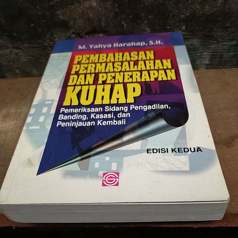 

buku pembahasan permasalahan dan penerapan KUHAP
