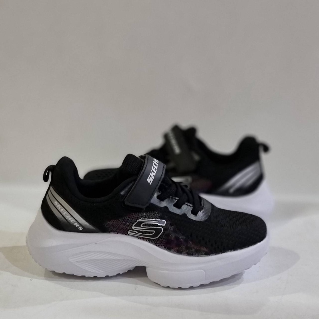 SEPATU ANAK SEKOLAH LAKI-LAKI PEREMPUAN SKECHERS HITAM PUTIH PREMIUM