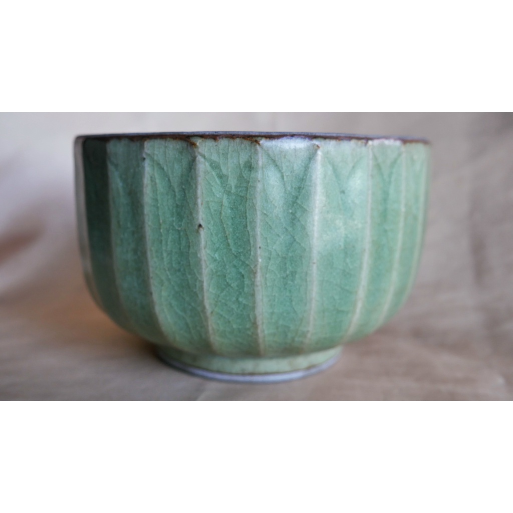 Keramik antik MANGKOK CELADON BIJI TIMUN LONGQUAN LOTUS PETAL BOWL SONG DYANASTY