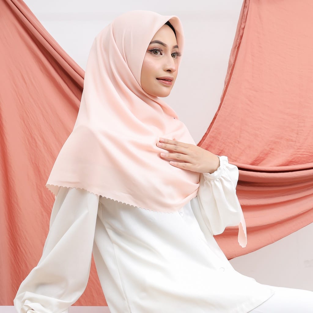 Jilbab Pesta Kondangan Wisuda  LUXURY PLAIN LC by UMAMA