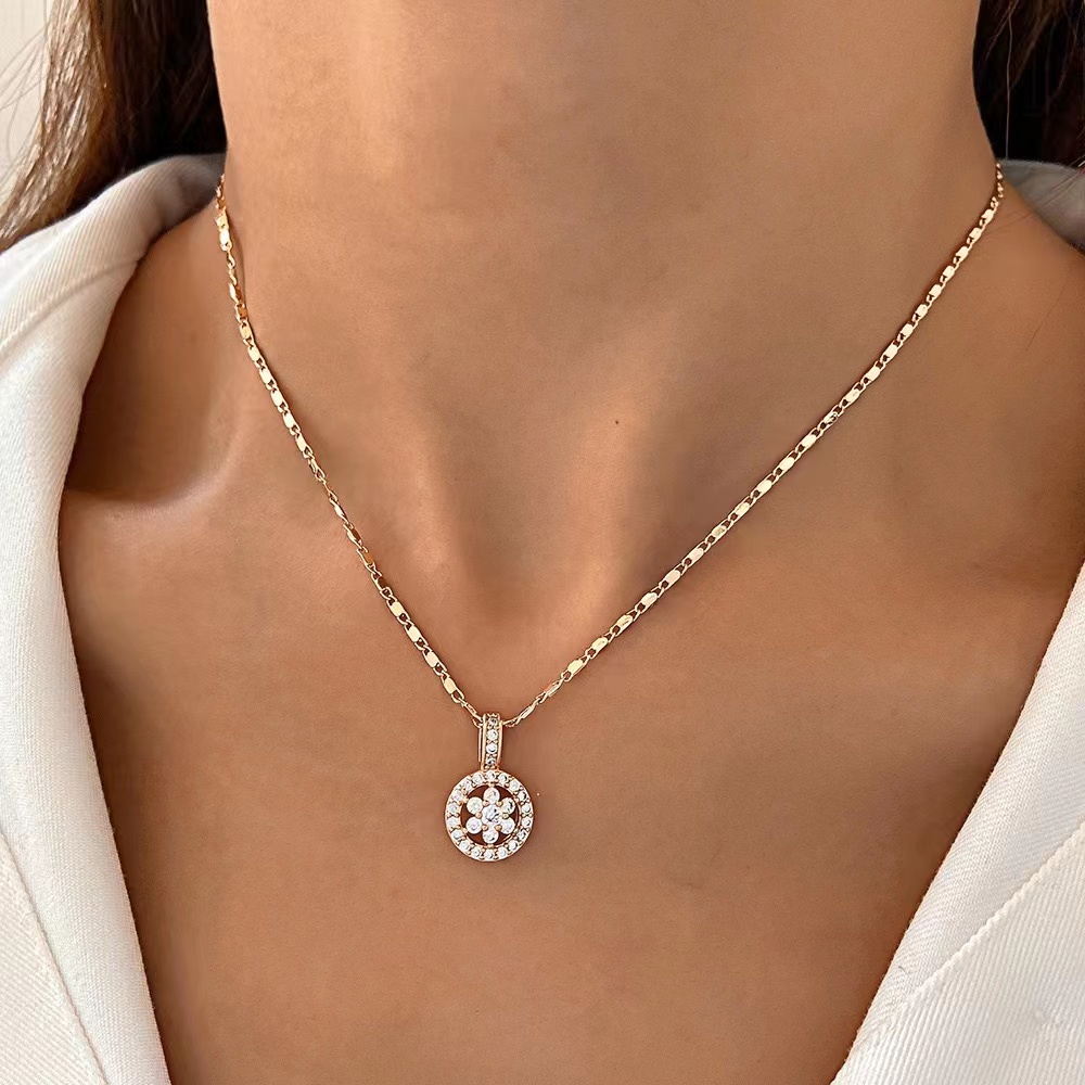 Kalung Titanium Liontin Korea Aesthetic Lapis Emas Untuk Wanita Aksesoris Fashion Import