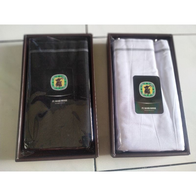 Sarung Gajah Duduk Polos