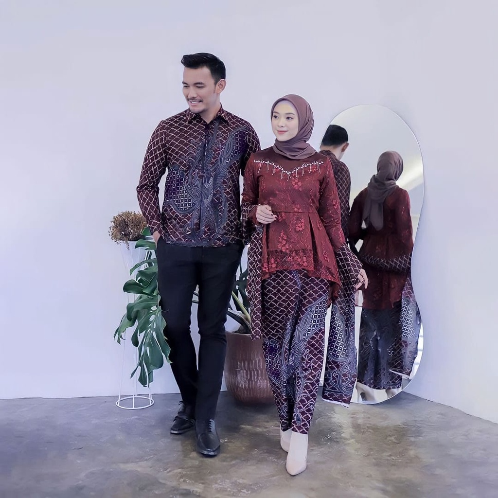 KEMEJA PRIA LENGAN PANJANG KALENA MAROON BATIK LENGAN PANJANG KEMEJA PRIA KEMEJA COWO HEM BATIK BAJU BATIK KEMEJA LAMARAN KEMEJA RAPAT KEMEJA MOTIF BATIK KEMEJA WARNA MAROON NAVY