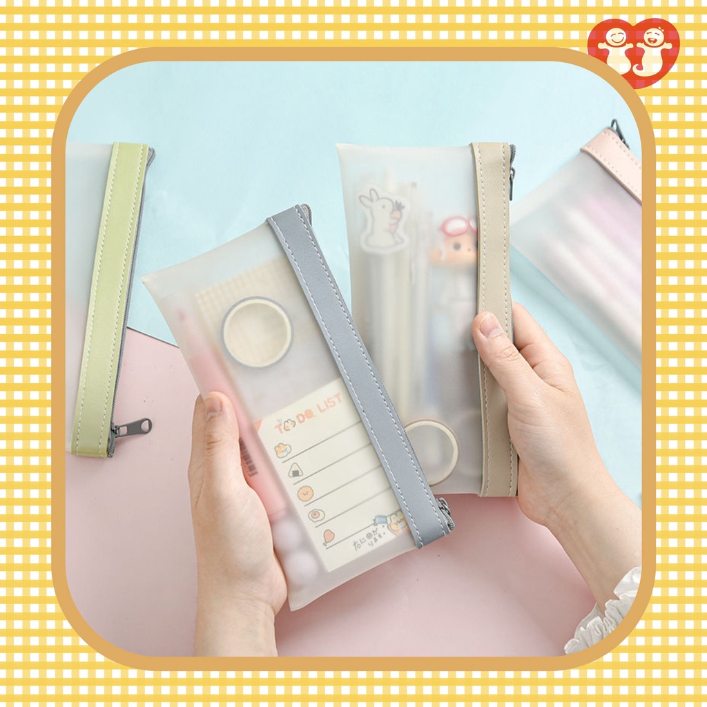 

Kotak Pensil Edge Color Transparan/ Tempat Pensil Transparant