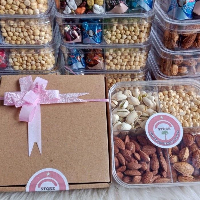 

PAKET HAMPERS 4 SEKAT MIX NUTS OLEH HAJI DAN UMROH
