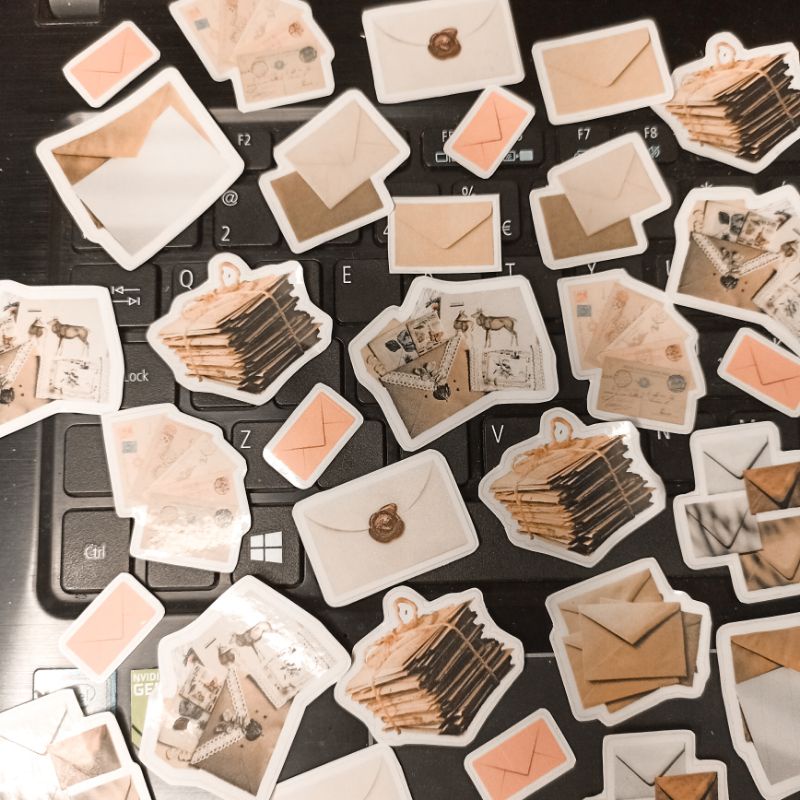 

15pcs Sticker Aesthetic Envelope Retro Amplop Coklat Vintage Die Cut Stiker Buku Lama Estetik Scrapbook Kado Gift