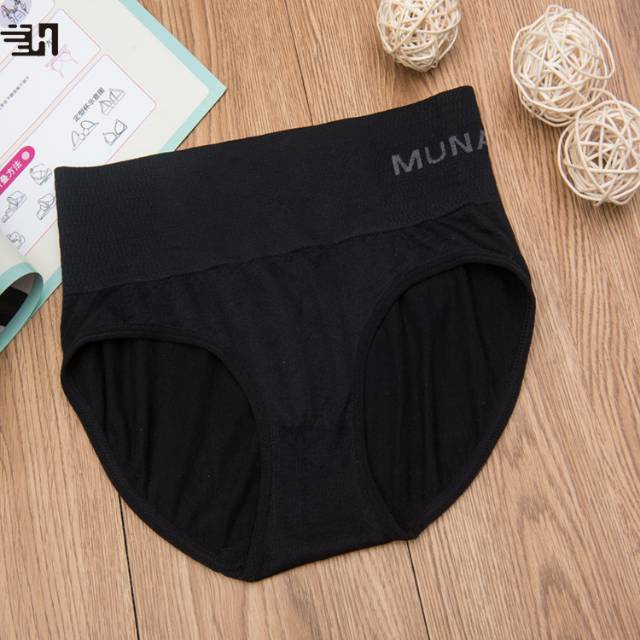 BS623 Munafie Celana Dalam Wanita