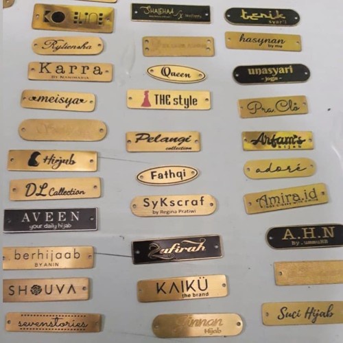 Label Akrilik Custom Label Hijab Kerudung Gamis Tas Baju Distro Dompet Pakaian